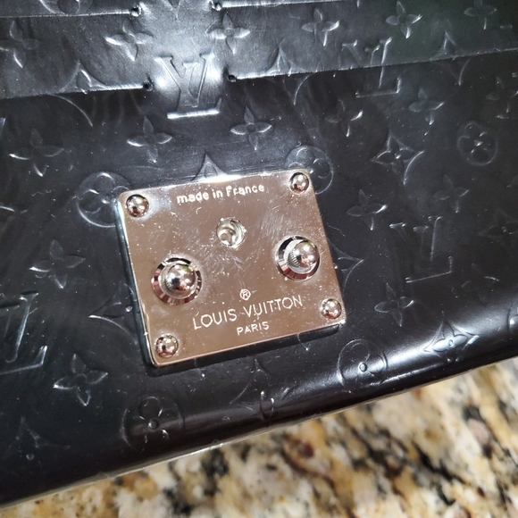 Pre-love own  Louis Vuitton pochette handbag. - Picture 10 of 16